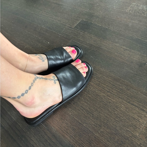 Rachel Zoe Black Slide Sandals - Picture 4 of 6